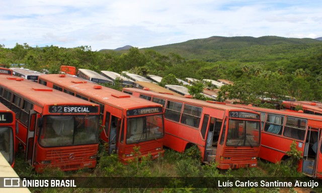 Sucata e Desmanches 9771 na cidade de Santana do Riacho, Minas Gerais, Brasil, por Luís Carlos Santinne Araújo. Número da foto: #8687597.