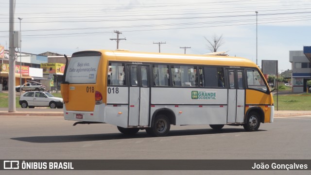 Grande Ocidental 018 na cidade de Novo Gama, Goiás, Brasil, por João Gonçalves. ID da foto: 8687127.