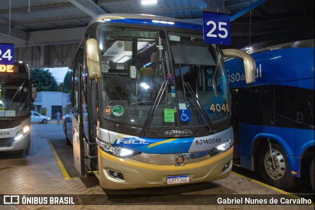 Fácil Transportes e Turismo RJ 140.046 na cidade de Resende, Rio de Janeiro, Brasil, por Gabriel Nunes de Carvalho. ID da foto: 8685136.