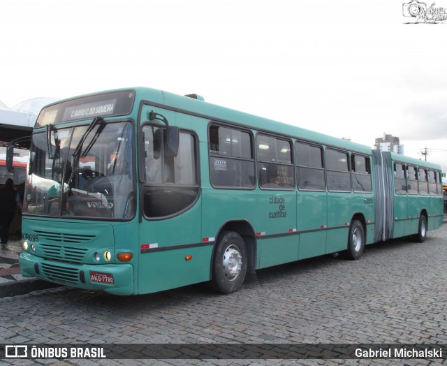Viação Tamandaré KB695 na cidade de Curitiba, Paraná, Brasil, por Gabriel Michalski. Número da foto: #8688140.