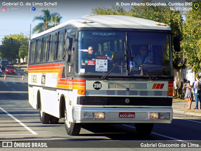 Viação Santana Iapó 250 na cidade de Curitiba, Paraná, Brasil, por Gabriel Giacomin de Lima. ID da foto: 8690877.