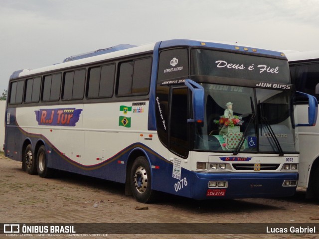 Ônibus Particulares LCN3742 na cidade de Juazeiro do Norte, Ceará, Brasil, por Lucas Gabriel. Número da foto: #8619389.