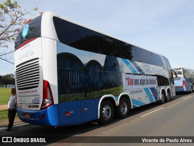 Ramos Turismo 4200 na cidade de São Paulo, São Paulo, Brasil, por Vicente de Paulo Alves. Número da foto: #8625261.