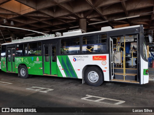 Metra - Sistema Metropolitano de Transporte 7061 na cidade de São Paulo, São Paulo, Brasil, por Lucas Silva. ID da foto: 8627645.