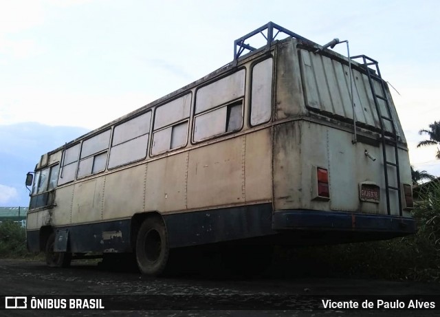 Ônibus Particulares 6976 na cidade de Itaúna, Minas Gerais, Brasil, por Vicente de Paulo Alves. Número da foto: #8628537.