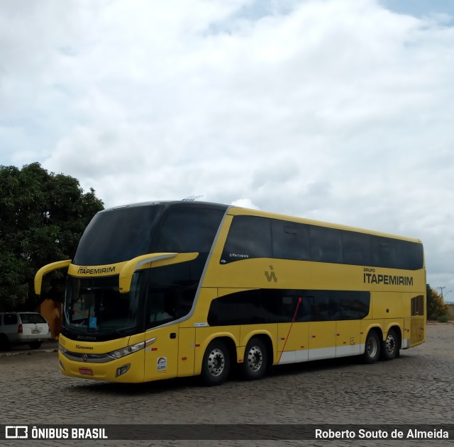 Viação Itapemirim 17033 na cidade de Vitória da Conquista, Bahia, Brasil, por Roberto Souto de Almeida. ID da foto: 8694545.