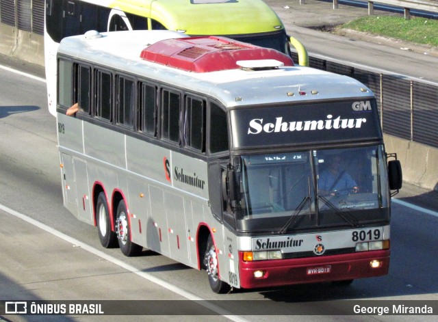 Expresso Schumitur 8019 na cidade de São José dos Campos, São Paulo, Brasil, por George Miranda. Número da foto: #8720998.