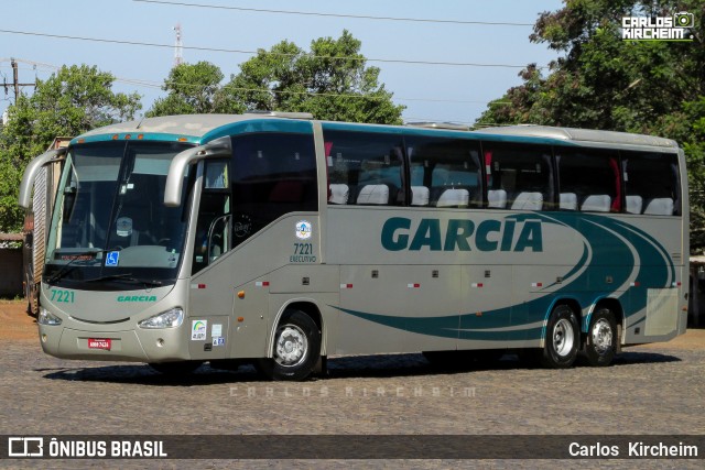 Viação Garcia 7221 na cidade de Foz do Iguaçu, Paraná, Brasil, por Carlos Kircheim. Número da foto: #8731727.