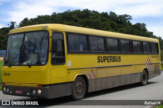 Viação Itapemirim 25041 na cidade de Barra do Piraí, Rio de Janeiro, Brasil, por Rafael H.. Número da foto: #8737966.