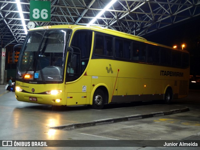 Viação Itapemirim 8563 na cidade de São Paulo, São Paulo, Brasil, por Junior Almeida. Número da foto: #8739850.