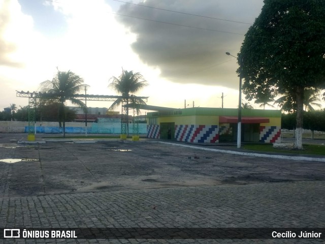 Terminais Rodoviários e Urbanos TERMINAL RODOVIáRIO DE ACAJUTIBA na cidade de Acajutiba, Bahia, Brasil, por Cecílio Júnior. Número da foto: #8742049.
