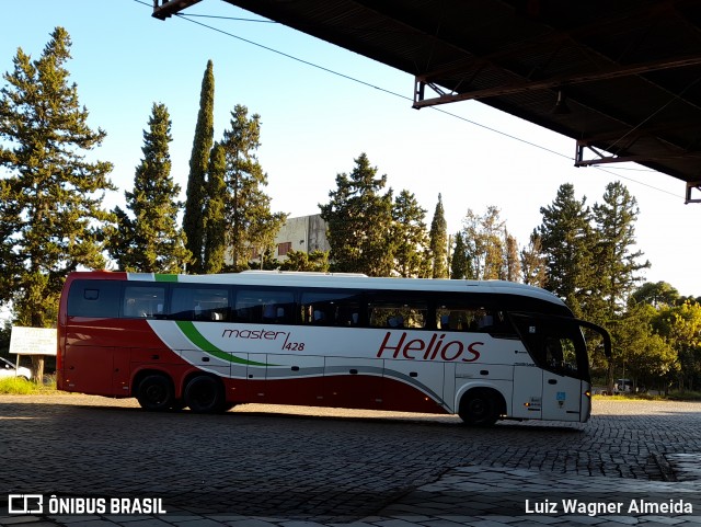 Helios Coletivos e Cargas 428 na cidade de Carazinho, Rio Grande do Sul, Brasil, por Luiz Wagner Almeida. Número da foto: #8741143.