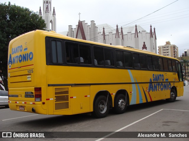 Santur - Santo Antônio Transporte Coletivo 105 na cidade de Bento Gonçalves, Rio Grande do Sul, Brasil, por Alexandre M.  Sanches. Número da foto: #8743996.