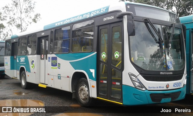 Viação Sorriso de Minas 45001 na cidade de Uberlândia, Minas Gerais, Brasil, por Joao   Pereira. ID da foto: 8698568.