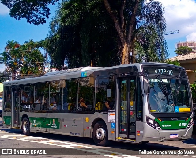 Via Sudeste Transportes S.A. 5 1438 na cidade de São Paulo, São Paulo, Brasil, por Felipe Goncalves do Vale. ID da foto: 8746382.