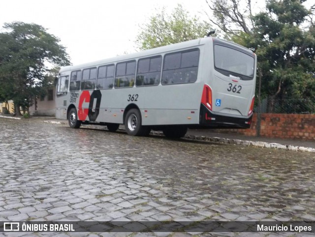 Viação Centro Oeste 362 na cidade de Santiago, Rio Grande do Sul, Brasil, por Mauricio Lopes. Número da foto: #8755405.