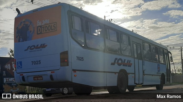 SOUL - Sociedade de Ônibus União Ltda. 7025 na cidade de Alvorada, Rio Grande do Sul, Brasil, por Max Ramos. Número da foto: #8760368.