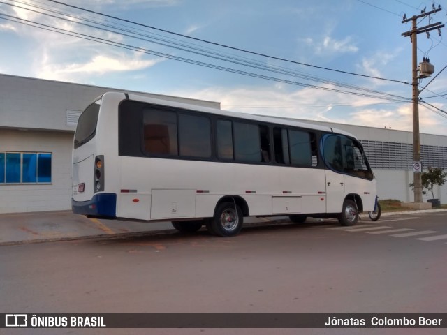 Ônibus Particulares  na cidade de Santo Antônio de Posse, São Paulo, Brasil, por Jônatas  Colombo Boer. Número da foto: #8760044.