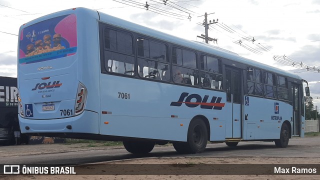 SOUL - Sociedade de Ônibus União Ltda. 7061 na cidade de Porto Alegre, Rio Grande do Sul, Brasil, por Max Ramos. Número da foto: #8760338.