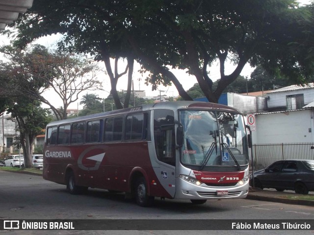 Expresso Gardenia 3575 na cidade de Três Corações, Minas Gerais, Brasil, por Fábio Mateus Tibúrcio. Número da foto: #8772969.