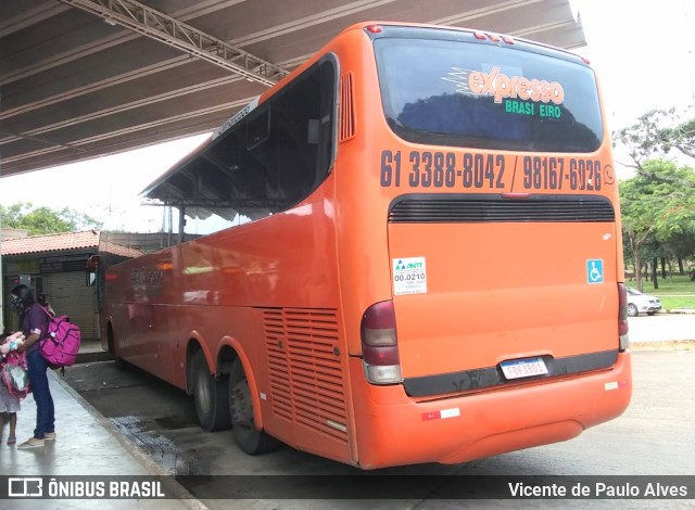 Expresso Brasileiro 8101 na cidade de Planaltina, Distrito Federal, Brasil, por Vicente de Paulo Alves. ID da foto: 8772355.