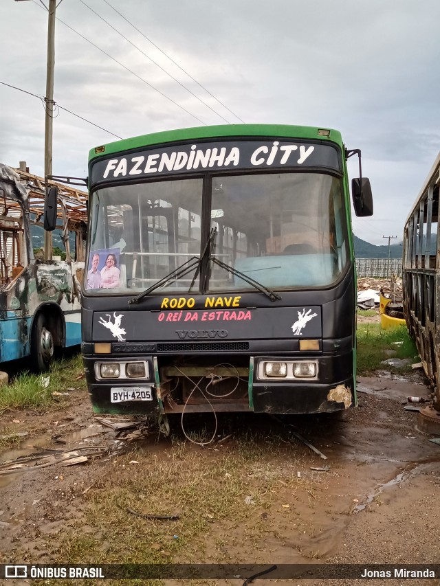 Sucata e Desmanches  na cidade de Paulo Lopes, Santa Catarina, Brasil, por Jonas Miranda. Número da foto: #8700699.