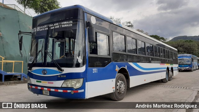 Inversiones La Tapachula 281 na cidade de Brasil, Santa Ana, San José, Costa Rica, por Andrés Martínez Rodríguez. Número da foto: #8777542.
