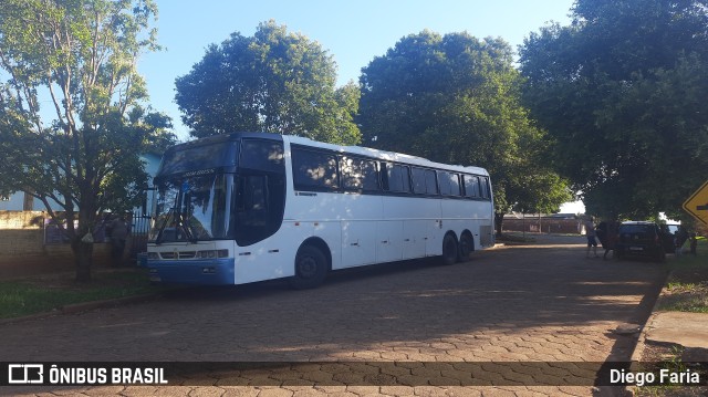 Ônibus Particulares 15725 na cidade de Cidade Gaúcha, Paraná, Brasil, por Diego Faria. Número da foto: #8703537.
