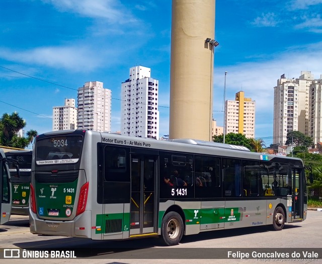 Via Sudeste Transportes S.A. 5 1431 na cidade de São Paulo, São Paulo, Brasil, por Felipe Goncalves do Vale. Número da foto: #8704618.