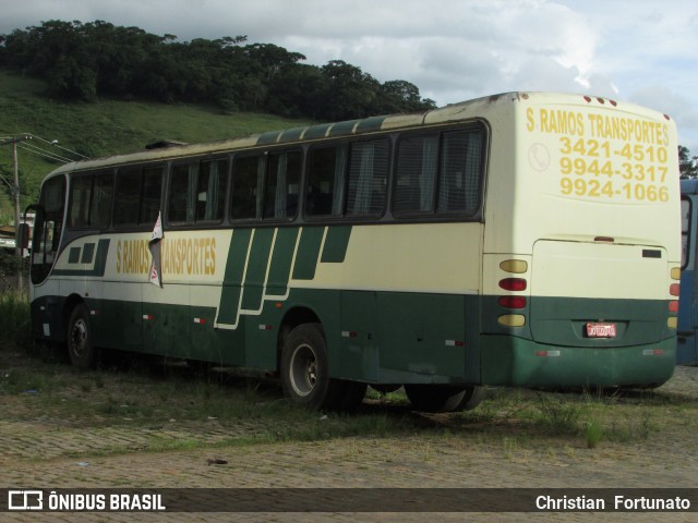 Ônibus Particulares 2070 na cidade de Muriaé, Minas Gerais, Brasil, por Christian  Fortunato. ID da foto: 8707345.