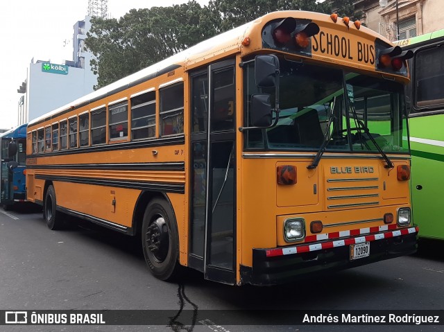 Autobuses sin identificación - Costa Rica  na cidade de Catedral, San José, San José, Costa Rica, por Andrés Martínez Rodríguez. Número da foto: #8714963.