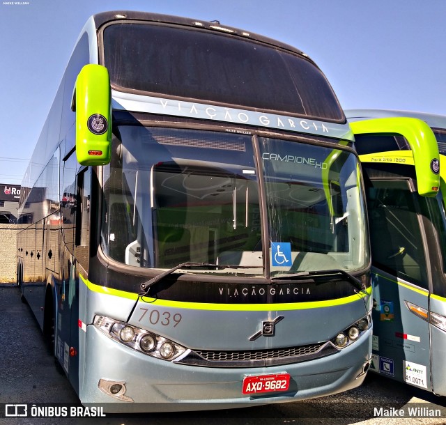 Viação Garcia 7039 na cidade de Curitiba, Paraná, Brasil, por Maike Willian. Número da foto: #8715782.