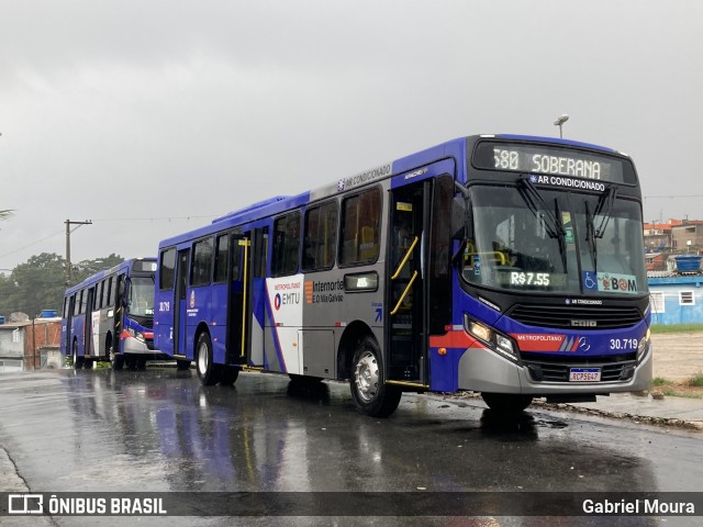Empresa de Ônibus Vila Galvão 30.719 na cidade de Guarulhos, São Paulo, Brasil, por Gabriel Moura. Número da foto: #8716192.