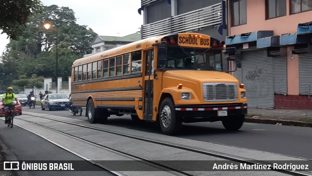 Autobuses sin identificación - Costa Rica  na cidade de Catedral, San José, San José, Costa Rica, por Andrés Martínez Rodríguez. Número da foto: #8719574.