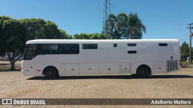 Ônibus Particulares  na cidade de Rio Grande do Sul, Brasil, por Adalberto Mattera. ID da foto: 8717807.