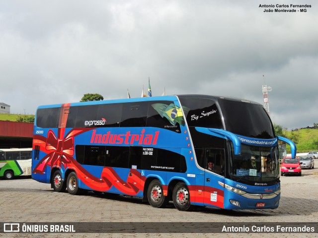 Expresso Industrial Turismo 25000 na cidade de João Monlevade, Minas Gerais, Brasil, por Antonio Carlos Fernandes. Número da foto: #8778558.