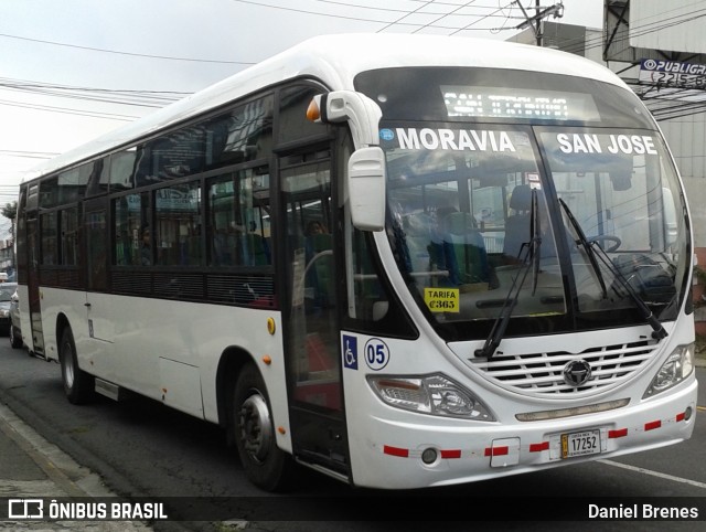 Transportes Paracito 84 na cidade de Guadalupe, Goicoechea, San José, Costa Rica, por Daniel Brenes. ID da foto: 8805466.