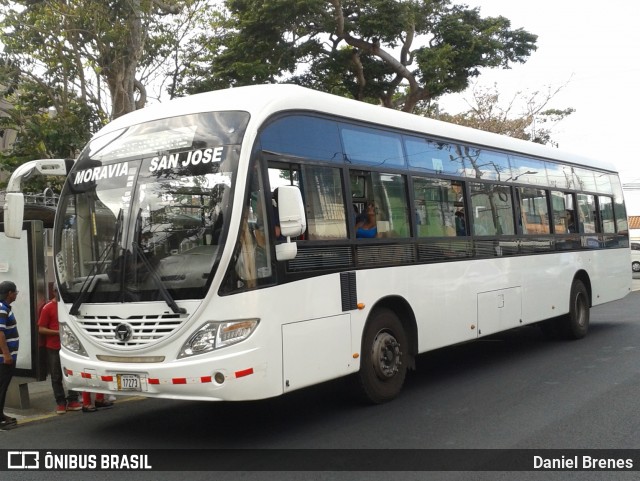 Transportes Paracito 85 na cidade de San Vicente, Moravia, San José, Costa Rica, por Daniel Brenes. Número da foto: #8805471.
