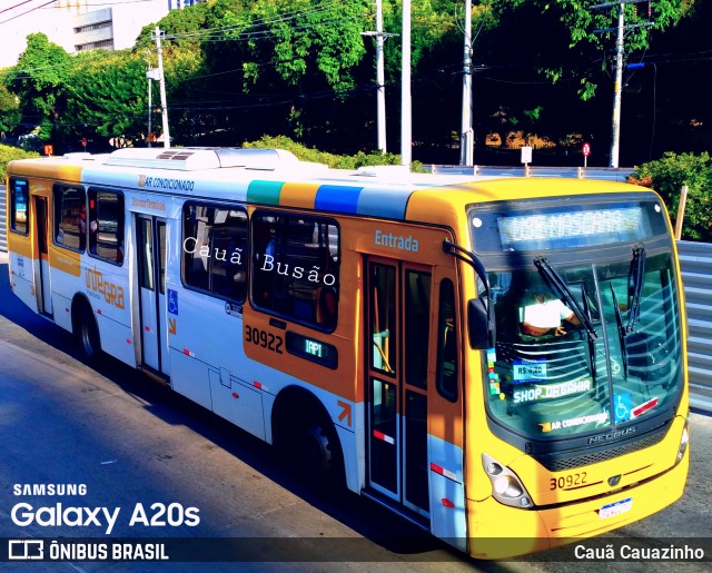 Plataforma Transportes 30922 na cidade de Salvador, Bahia, Brasil, por Cauã Cauazinho. Número da foto: #8807925.