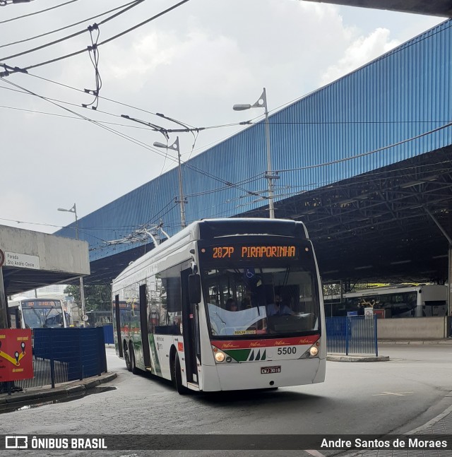 Metra - Sistema Metropolitano de Transporte 5500 na cidade de Santo André, São Paulo, Brasil, por Andre Santos de Moraes. Número da foto: #8805445.