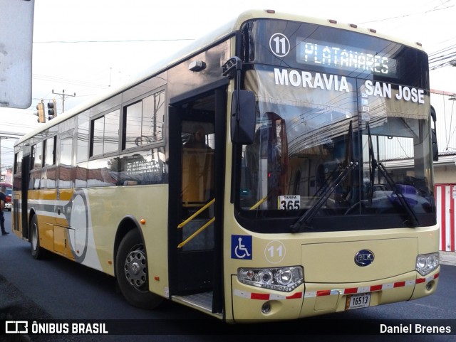 Transportes Paracito 89 na cidade de San Vicente, Moravia, San José, Costa Rica, por Daniel Brenes. ID da foto: 8809021.