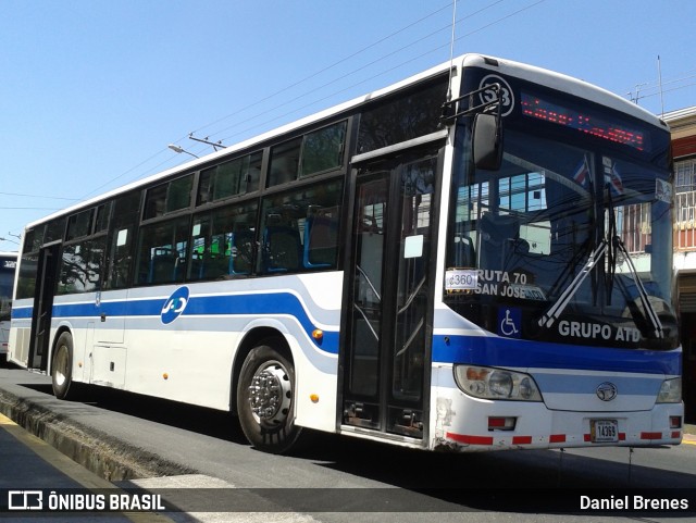 ATD - AutoTransportes Desamparados 53 na cidade de San Vicente, Moravia, San José, Costa Rica, por Daniel Brenes. Número da foto: #8809149.