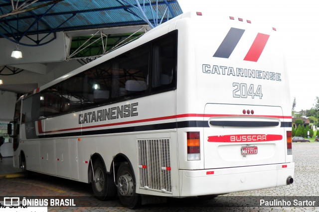 Auto Viação Catarinense 2044 na cidade de Joinville, Santa Catarina, Brasil, por Paulinho Sartor. Número da foto: #8809903.