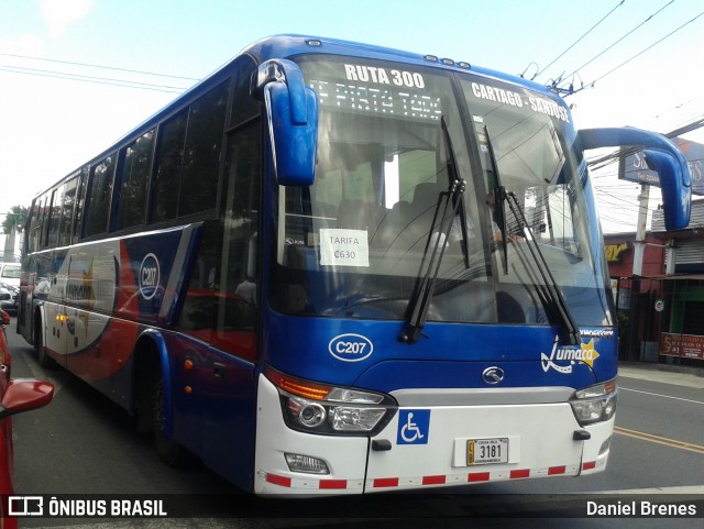 Lumaca C-207 na cidade de Curridabat, Curridabat, San José, Costa Rica, por Daniel Brenes. ID da foto: 8811527.