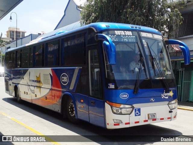 Lumaca C-205 na cidade de Catedral, San José, San José, Costa Rica, por Daniel Brenes. Número da foto: #8811429.