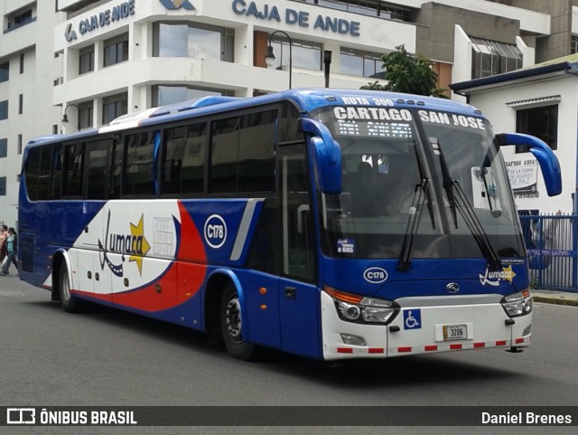 Lumaca C-178 na cidade de Catedral, San José, San José, Costa Rica, por Daniel Brenes. Número da foto: #8811451.