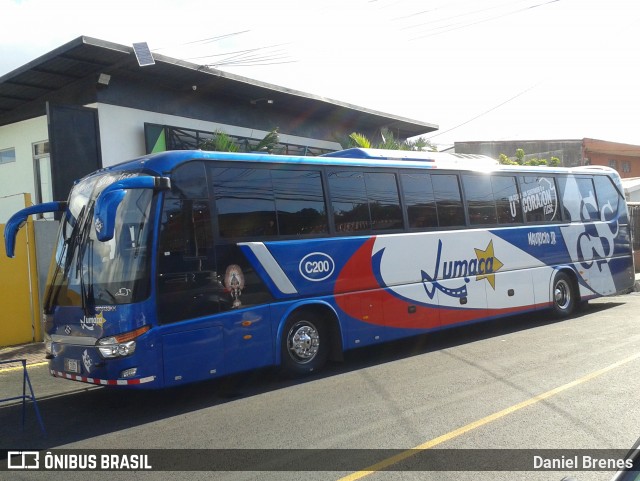 Lumaca C-200 na cidade de Guadalupe, Goicoechea, San José, Costa Rica, por Daniel Brenes. Número da foto: #8811533.