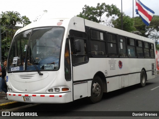 Coesa 123 na cidade de Catedral, San José, San José, Costa Rica, por Daniel Brenes. Número da foto: #8813334.