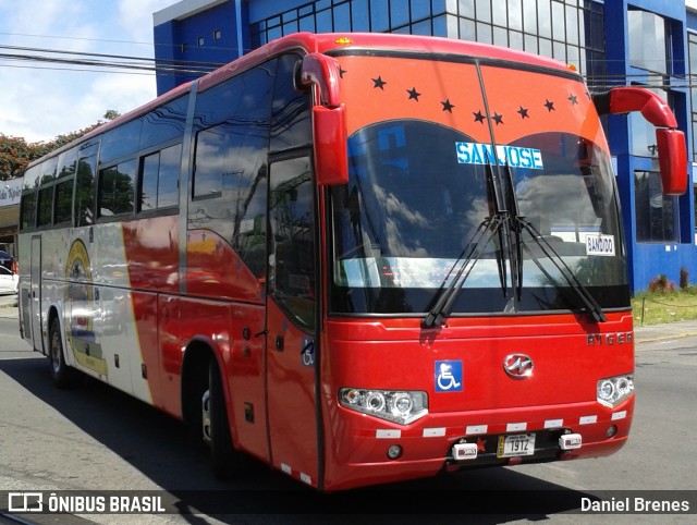 Guapileños LB 1912 na cidade de Merced, San José, San José, Costa Rica, por Daniel Brenes. Número da foto: #8815771.