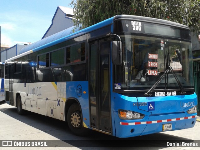 Lumaca C-120 na cidade de Catedral, San José, San José, Costa Rica, por Daniel Brenes. Número da foto: #8818954.
